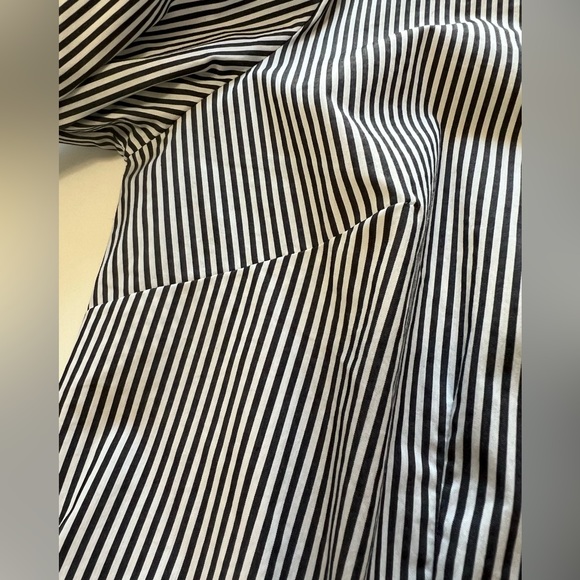 WHBM - Long Sleeve Crisp Poplin Striped Blouse - Picture 4 of 14